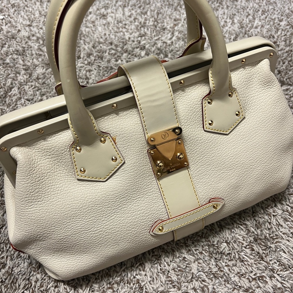 Elegant Cream Handbag